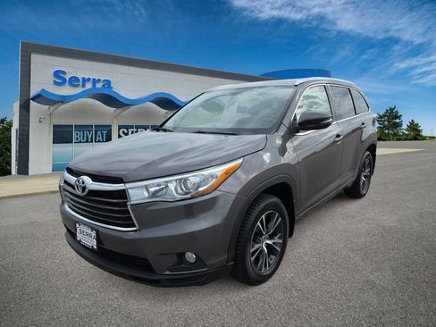 Used 2016 Toyota Highlander XLE AWD/4WD image 1