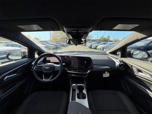 New 2026 Chevrolet Equinox EV LT w/ Midnight Package image 17