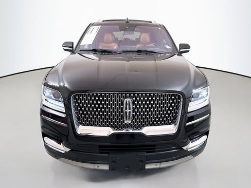 Used 2019 Lincoln Navigator Reserve image 2