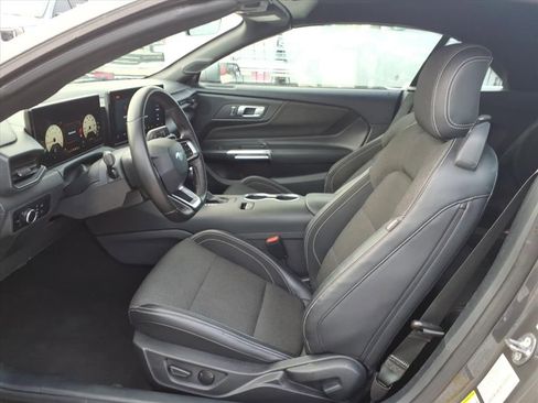 Used 2024 Ford Mustang Convertible image 18