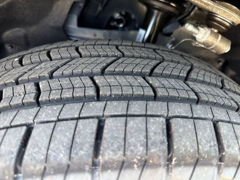 New 2025 Jeep Grand Cherokee L Laredo w/ Luxury Tech Group I image 21