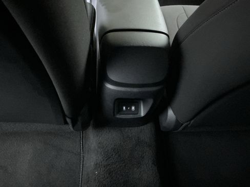 Used 2025 Hyundai Elantra Sport image 28