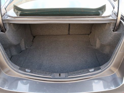 Used 2020 Ford Fusion SE image 32