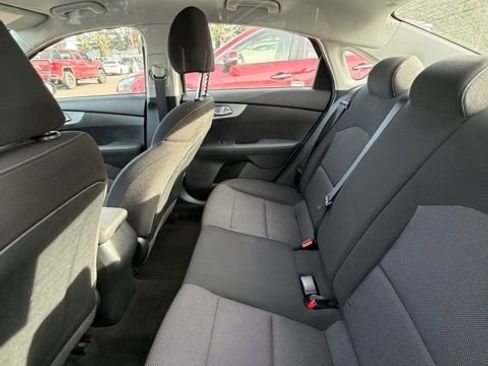 Used 2024 Kia Forte LXS image 9
