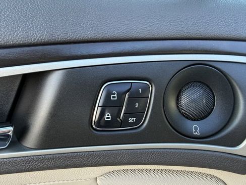 Used 2017 Lincoln MKZ Select w/ Technology Package image 16