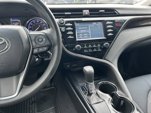Used 2019 Toyota Camry LE image 15