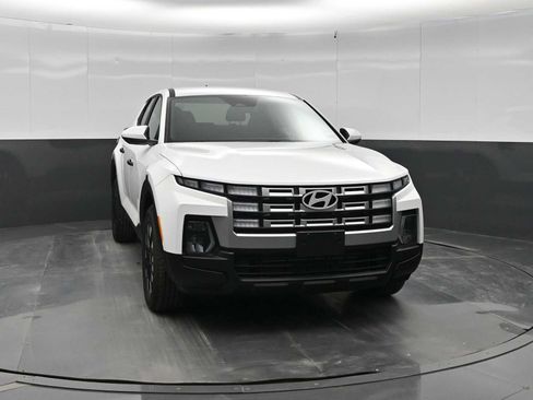 New 2026 Hyundai Santa Cruz SE FWD image 2