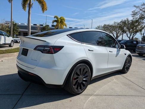 Used 2022 Tesla Model Y Performance image 4