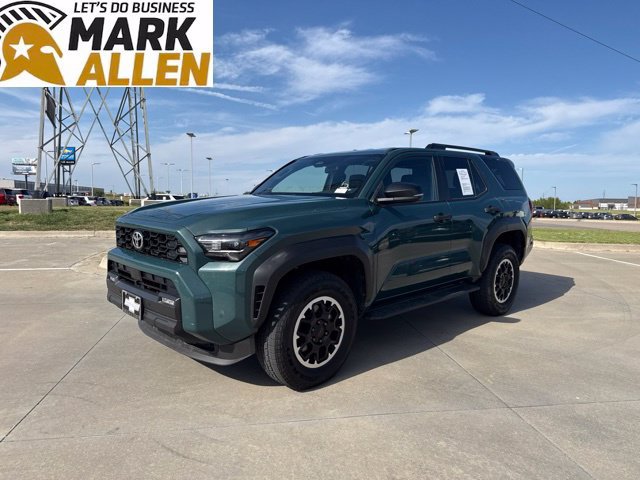 Used 2025 Toyota 4Runner TRD Sport Premium AWD/4WD image 2