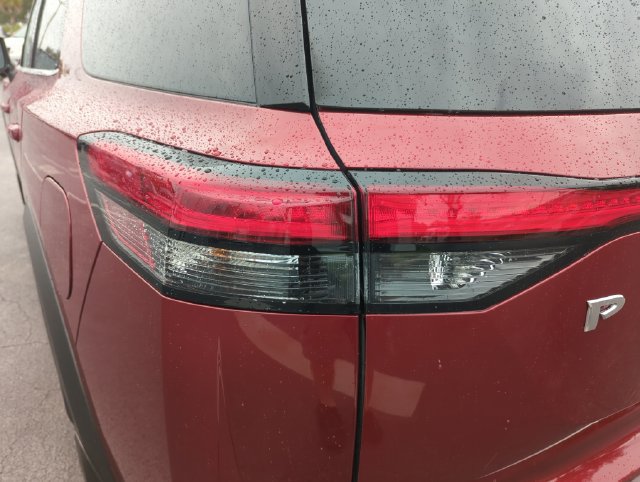 Certified 2025 Nissan Pathfinder Platinum AWD/4WD image 18