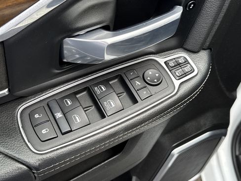 Used 2024 RAM 2500 Laramie image 14