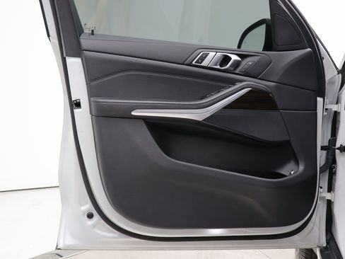 Used 2021 BMW X5 xDrive45e w/ Parking Assistance Package image 49