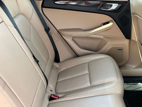 Used 2019 Porsche Macan AWD/4WD image 11
