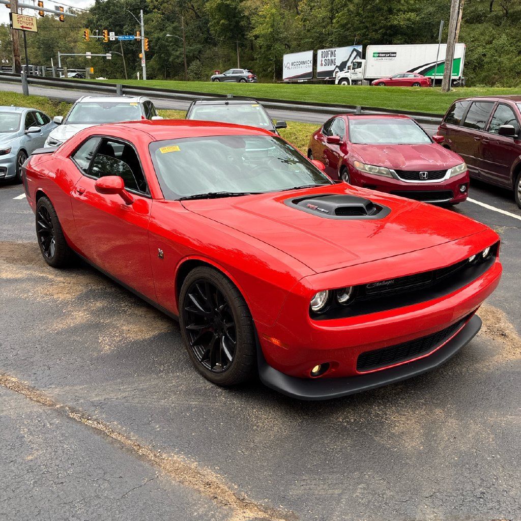 Used 2016 Dodge Challenger R/T Scat Pack RWD image 5