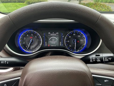 Used 2019 Chrysler Pacifica L FWD image 13