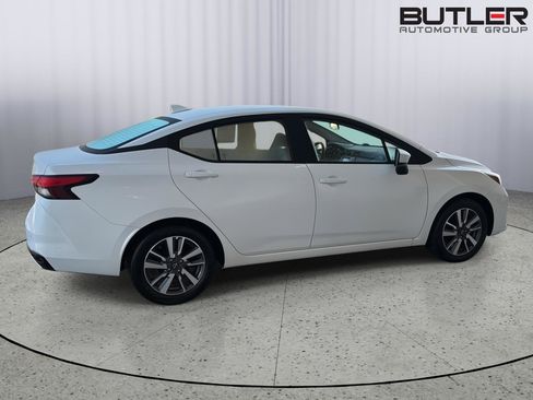 Used 2025 Nissan Versa SV FWD image 7
