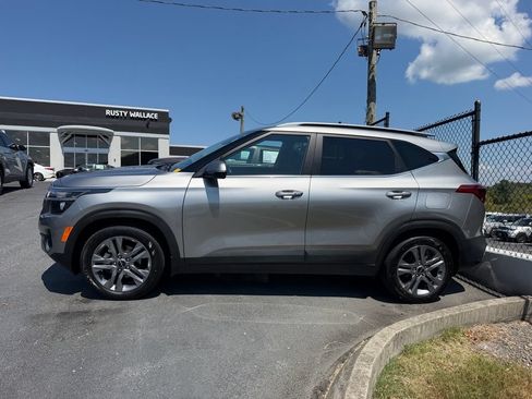 Used 2023 Kia Seltos S FWD image 2
