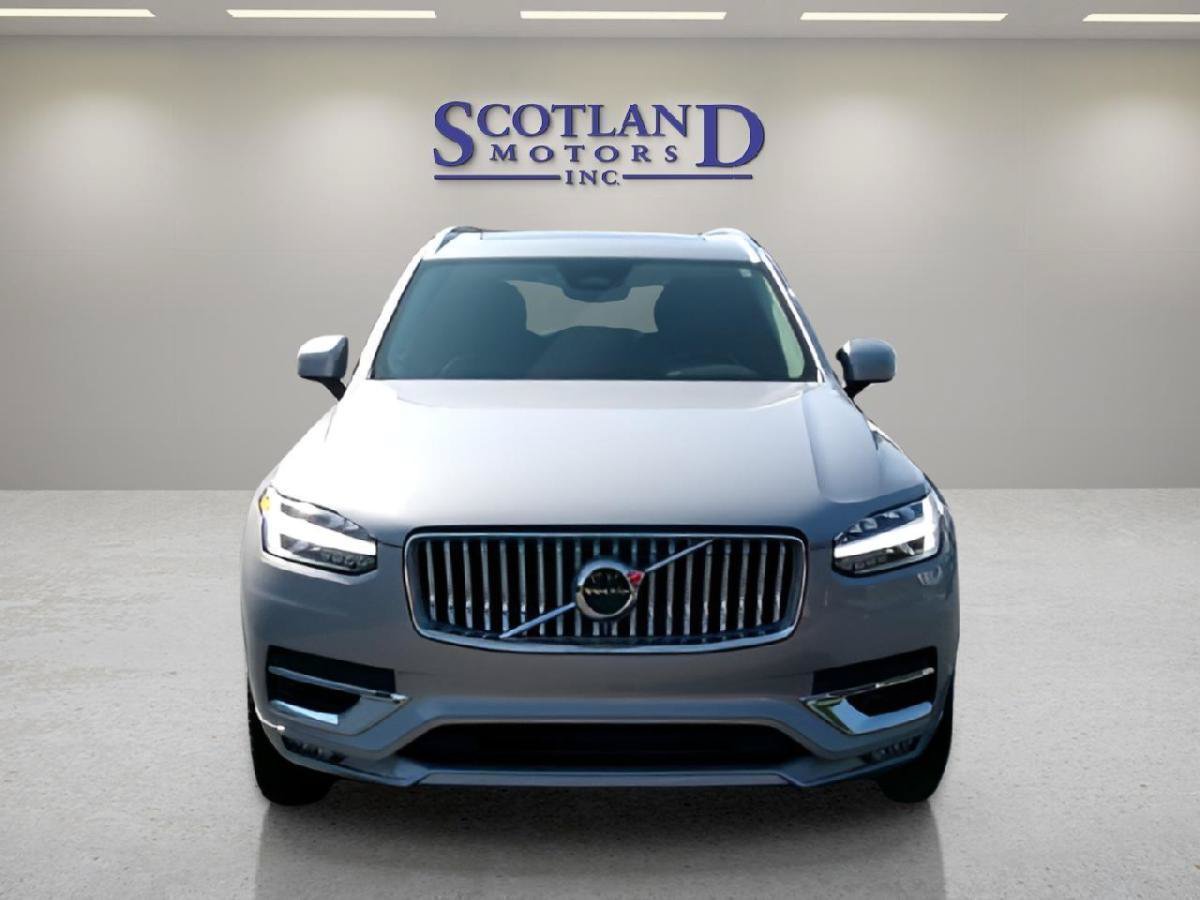 Used 2025 Volvo XC90 B5 Core AWD/4WD image 3