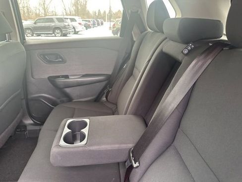 Used 2023 Nissan Rogue S image 6