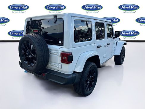 Used 2024 Jeep Wrangler Unlimited Sahara AWD/4WD image 7