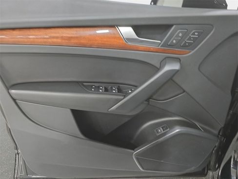 Used 2023 Audi Q5 2.0T Premium w/ Convenience Package image 26