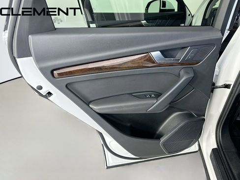 Used 2019 Audi Q5 2.0T Premium Plus w/ Premium Plus Package image 32