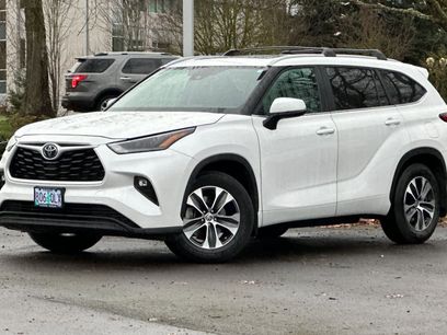 Used 2023 Toyota Highlander XLE