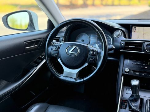 Used 2018 Lexus IS 300 w/ Comfort Package RWD image 23
