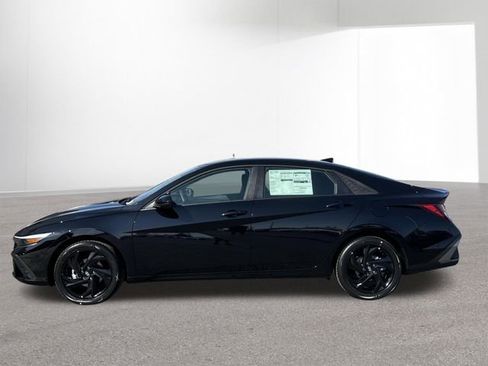 New 2026 Hyundai Elantra SEL Sport Premium FWD image 5