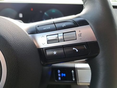 Used 2025 Hyundai Tucson Limited AWD/4WD image 19
