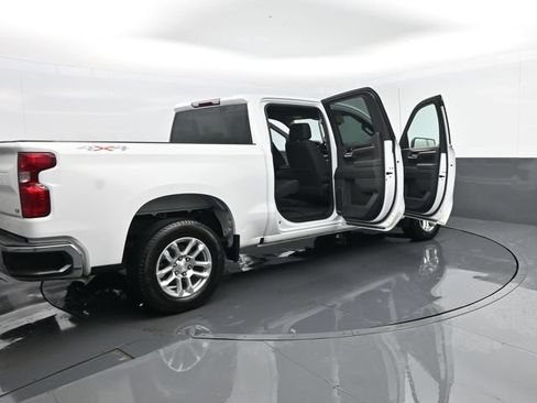 Used 2023 Chevrolet Silverado 1500 LT AWD/4WD image 29