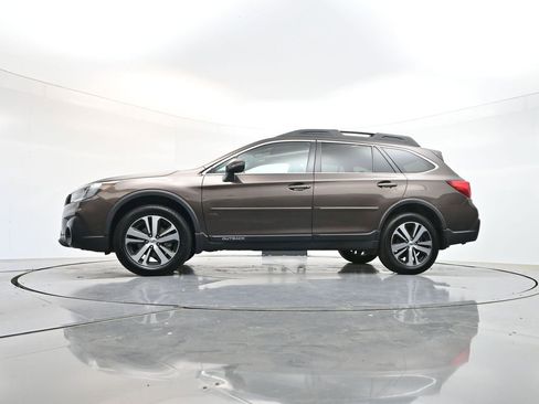 Used 2019 Subaru Outback 3.6R Limited w/ Popular Package #2 AWD/4WD image 35