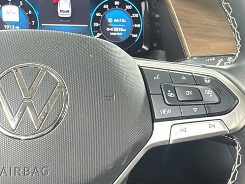 Used 2024 Volkswagen Atlas SE image 25