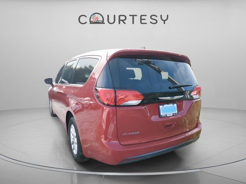 New 2026 Chrysler Voyager LX image 3