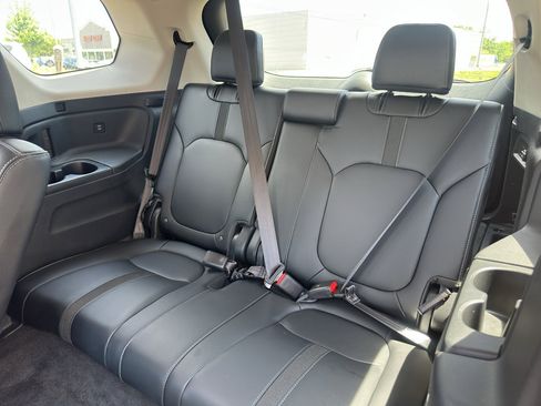 Used 2024 Honda Pilot EX-L image 17