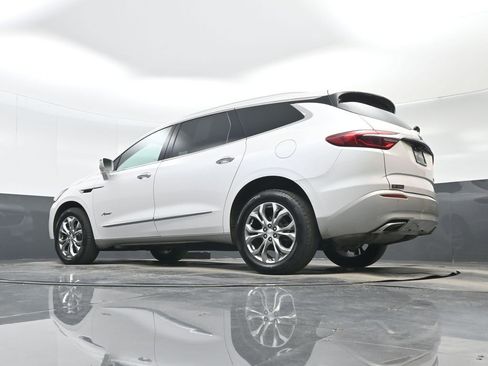 Used 2019 Buick Enclave Avenir w/ Avenir Technology Package AWD/4WD image 28