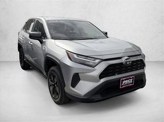 Used 2025 Toyota RAV4 LE video 3