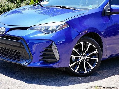 Used 2017 Toyota Corolla SE FWD image 4