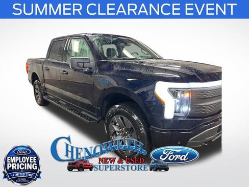 New 2025 Ford F150 Lightning Flash AWD/4WD image 7