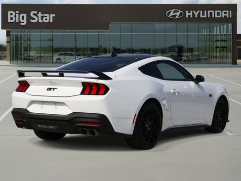 Used 2025 Ford Mustang GT Premium w/ GT Performance Package RWD image 4