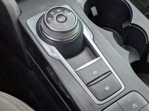 Used 2022 Ford Escape SE FWD image 18
