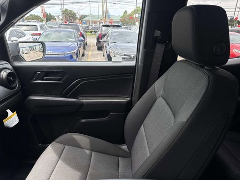 Used 2025 Chevrolet Colorado W/T w/ WT Custom Package RWD image 16
