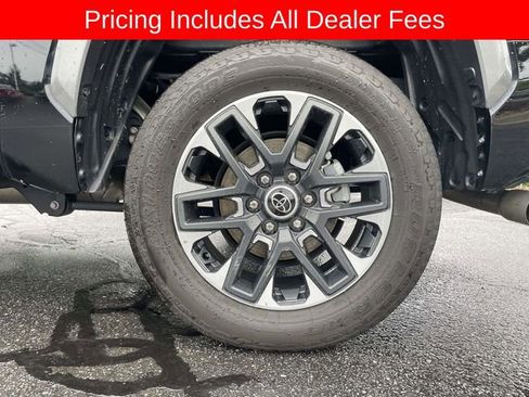 Used 2024 Toyota Tundra Limited AWD/4WD image 9