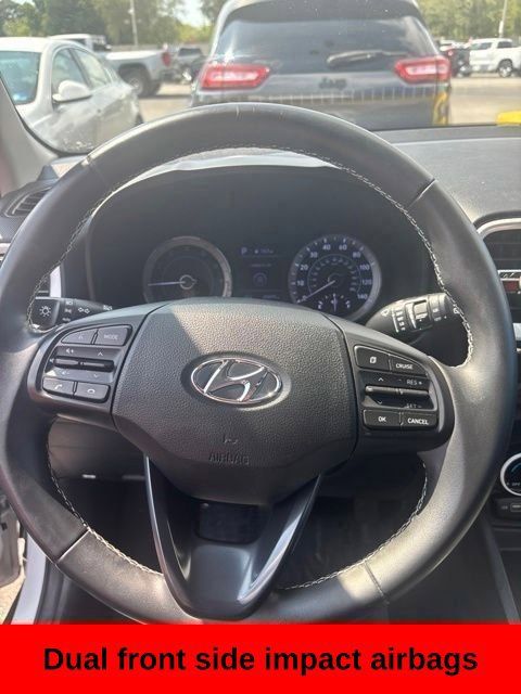 Used 2022 Hyundai Venue Limited w/ Cargo Package FWD image 25