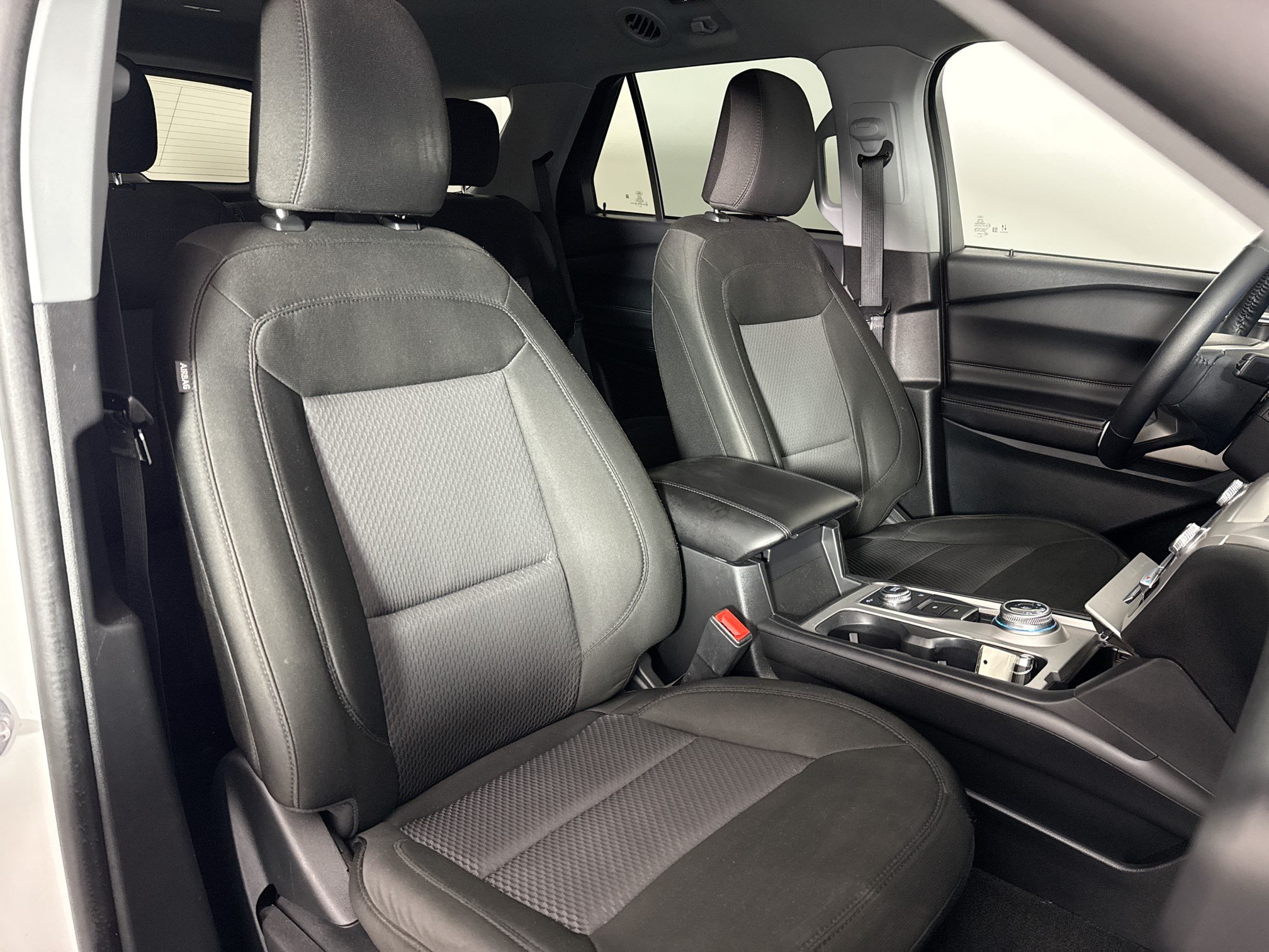 Used 2023 Ford Explorer XLT AWD/4WD image 37