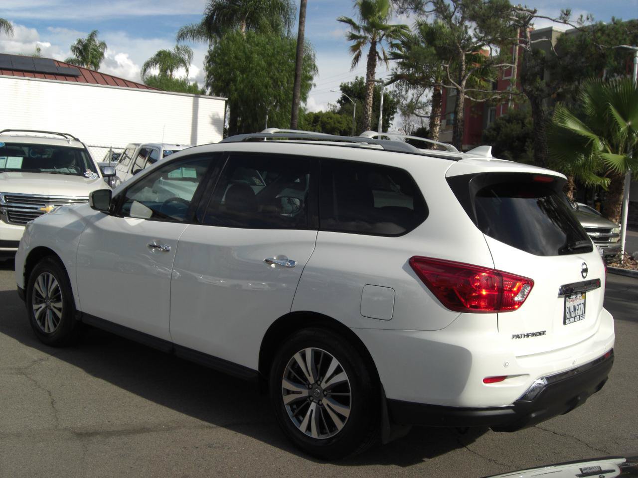 Used 2020 Nissan Pathfinder S FWD image 11