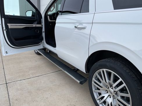 Used 2023 Ford Expedition Max Platinum image 7