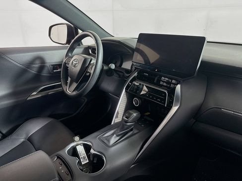 Used 2024 Toyota Venza Nightshade image 28