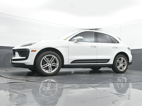 Used 2024 Porsche Macan AWD/4WD image 50