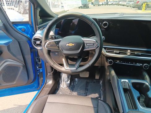 Used 2024 Chevrolet Equinox EV LT AWD/4WD image 13